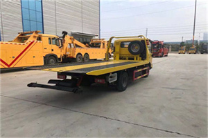 潜山非事故拖车